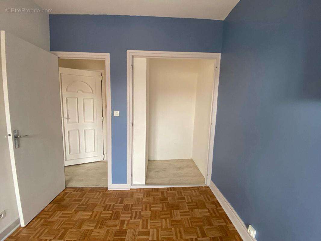 Appartement à SAINT-JUST-MALMONT