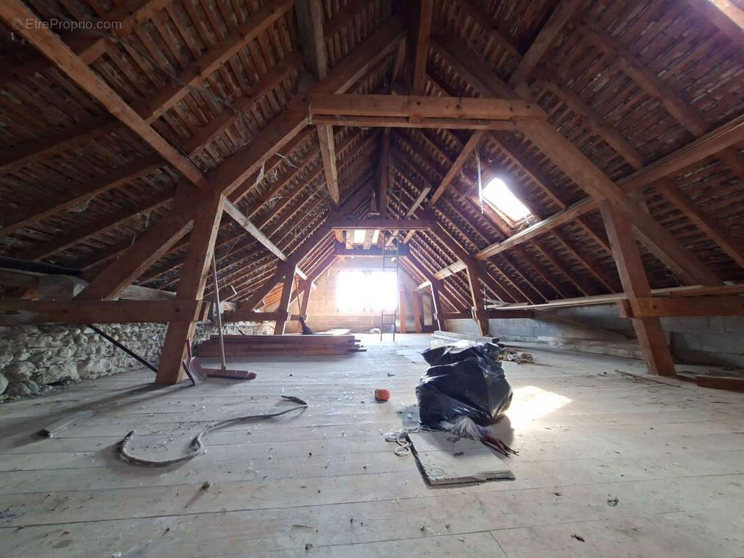 Grande maison de 130 m2 avec garage, dépendance et vastes abris sur jardin clos   Lagor (64170) - photo 19