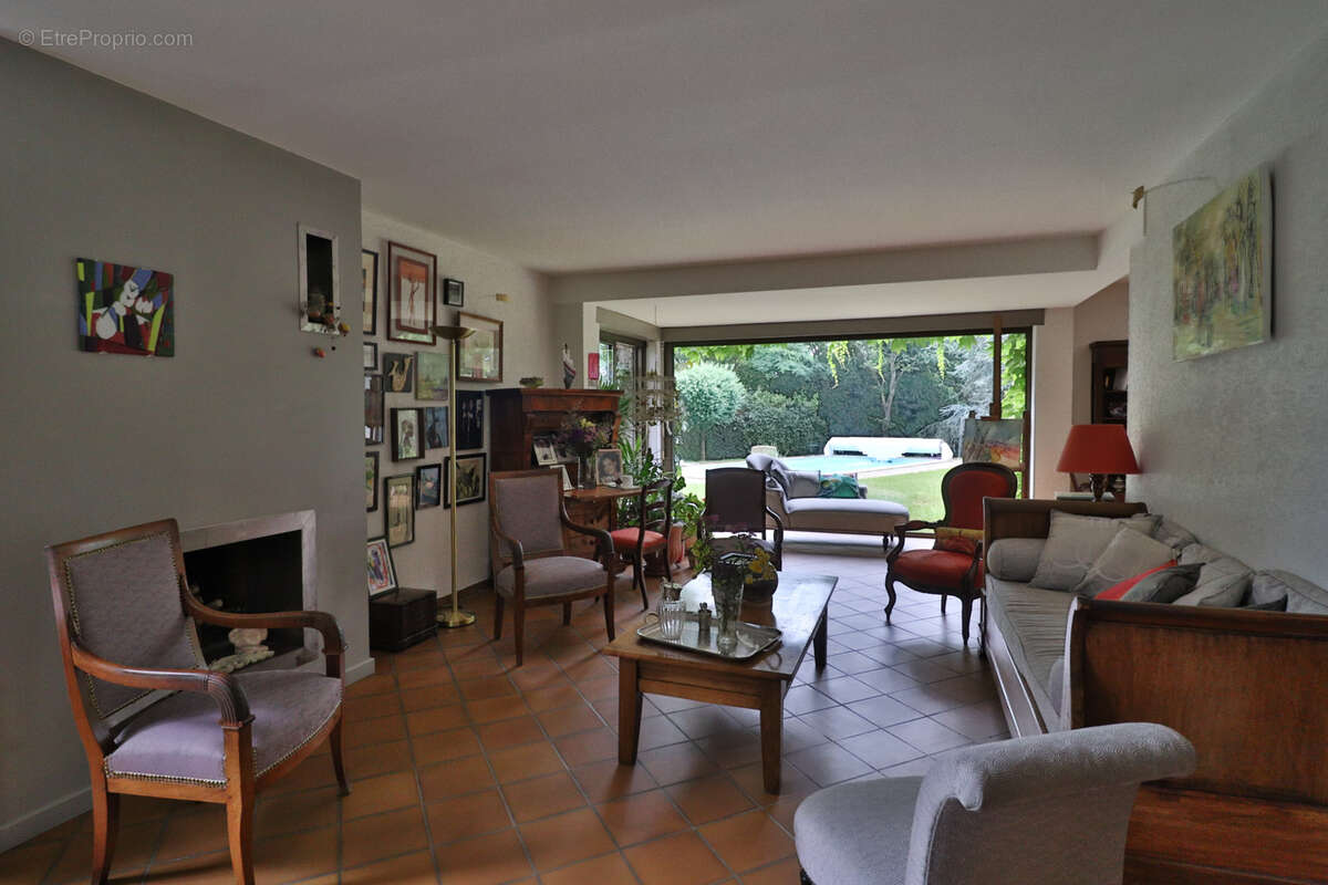 Maison à CHARBONNIERES-LES-BAINS