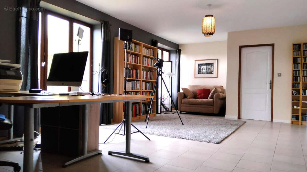 Maison Rustique Restaurée, 4 Chambres, 2,5ha, Vue, Dépendances, Bord de Rivière – Lessac (86) - photo 14