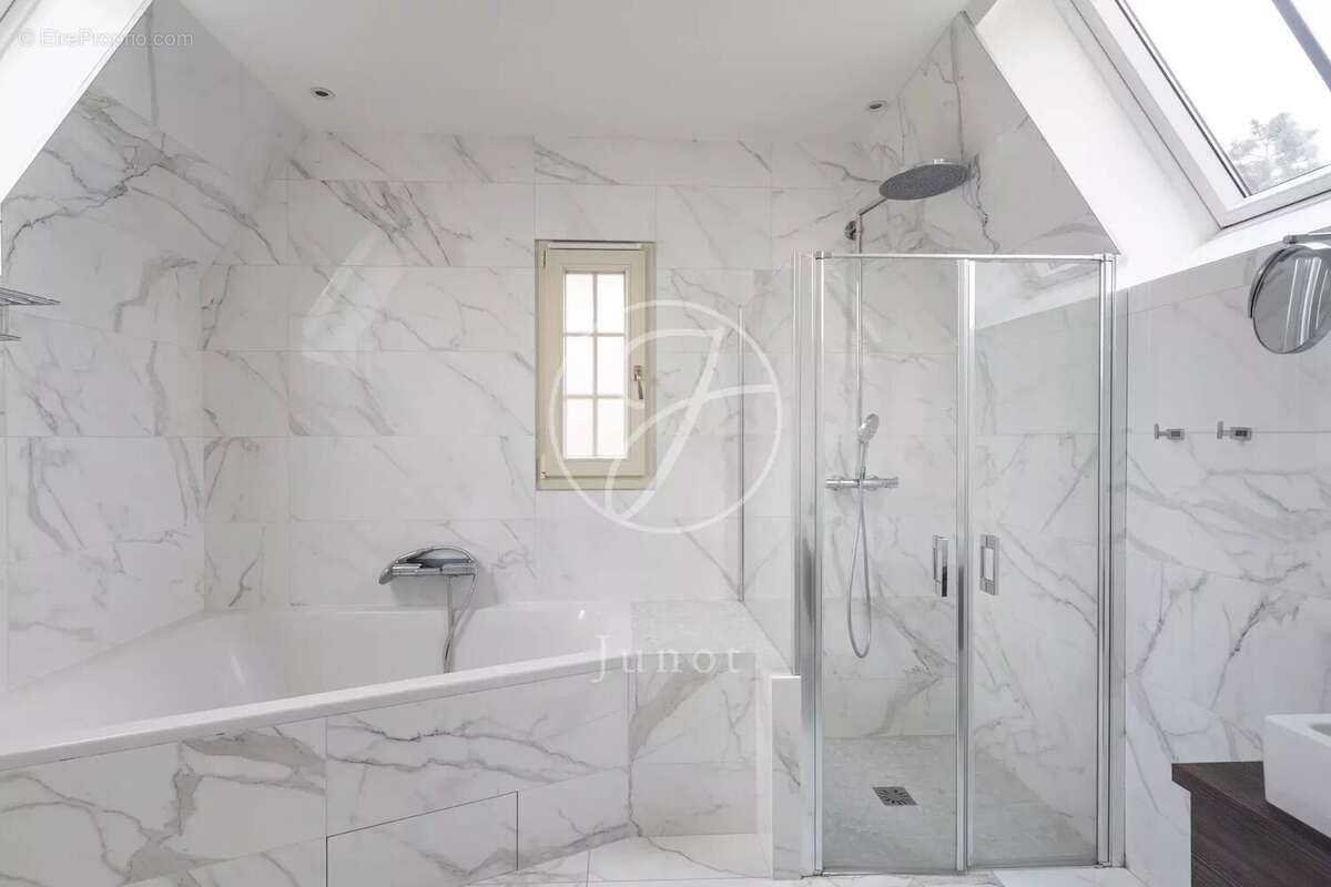 Maison à LE VESINET