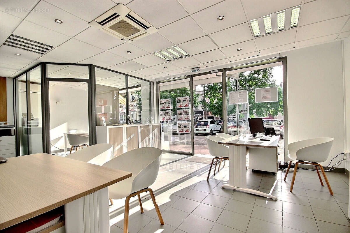 Commerce à DRAGUIGNAN