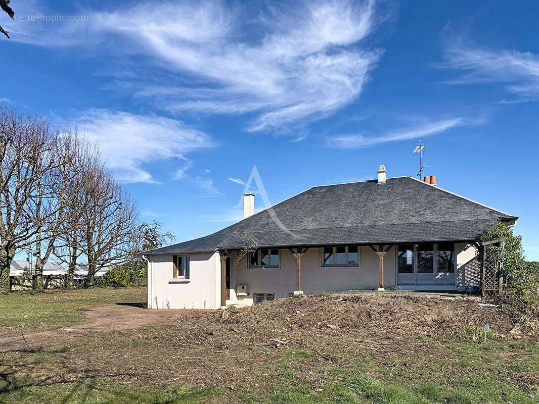 Maison à DISTRE