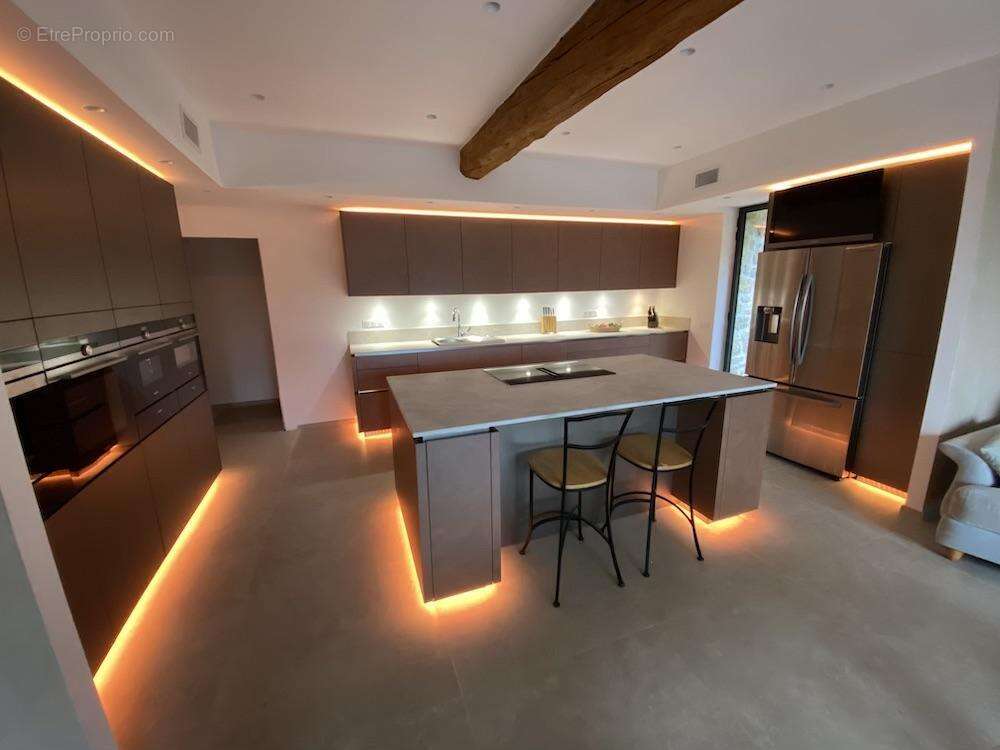 Terrain à TOURRETTES