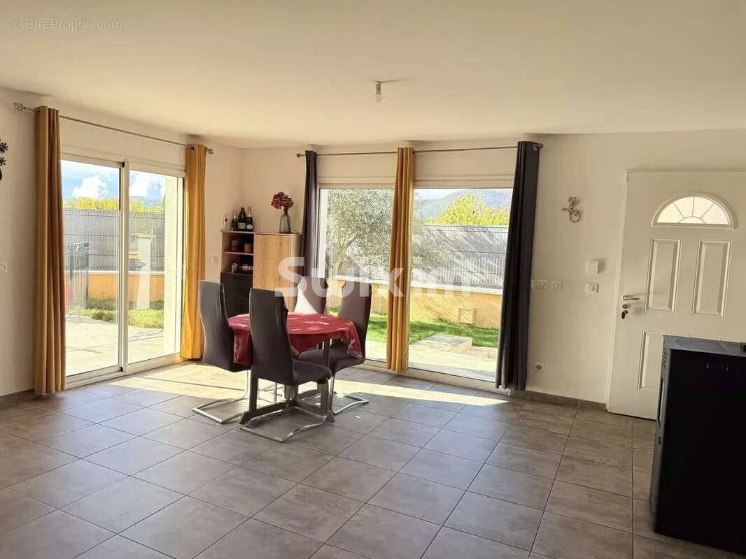 Maison à LA COUCOURDE