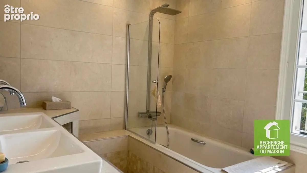 Propriété d'exception à 49 minutes de Lyon  240 m² de raffinement au coeur d'un écrin privé - photo 12