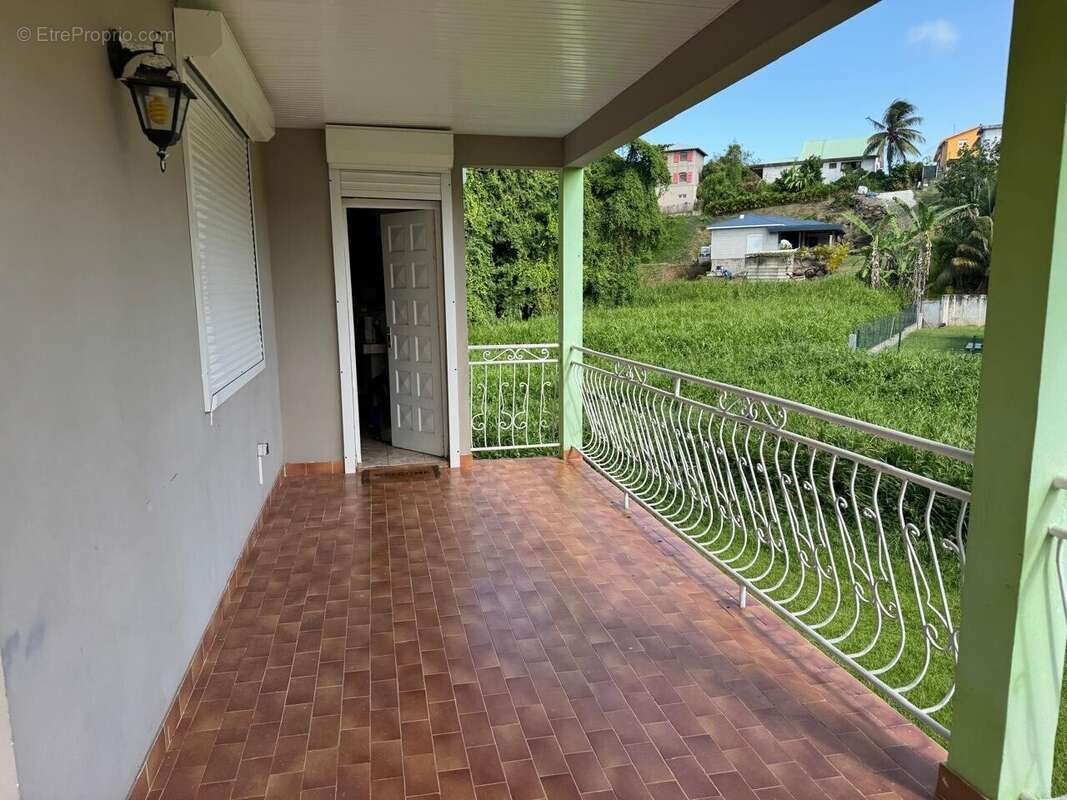 Appartement à LE ROBERT