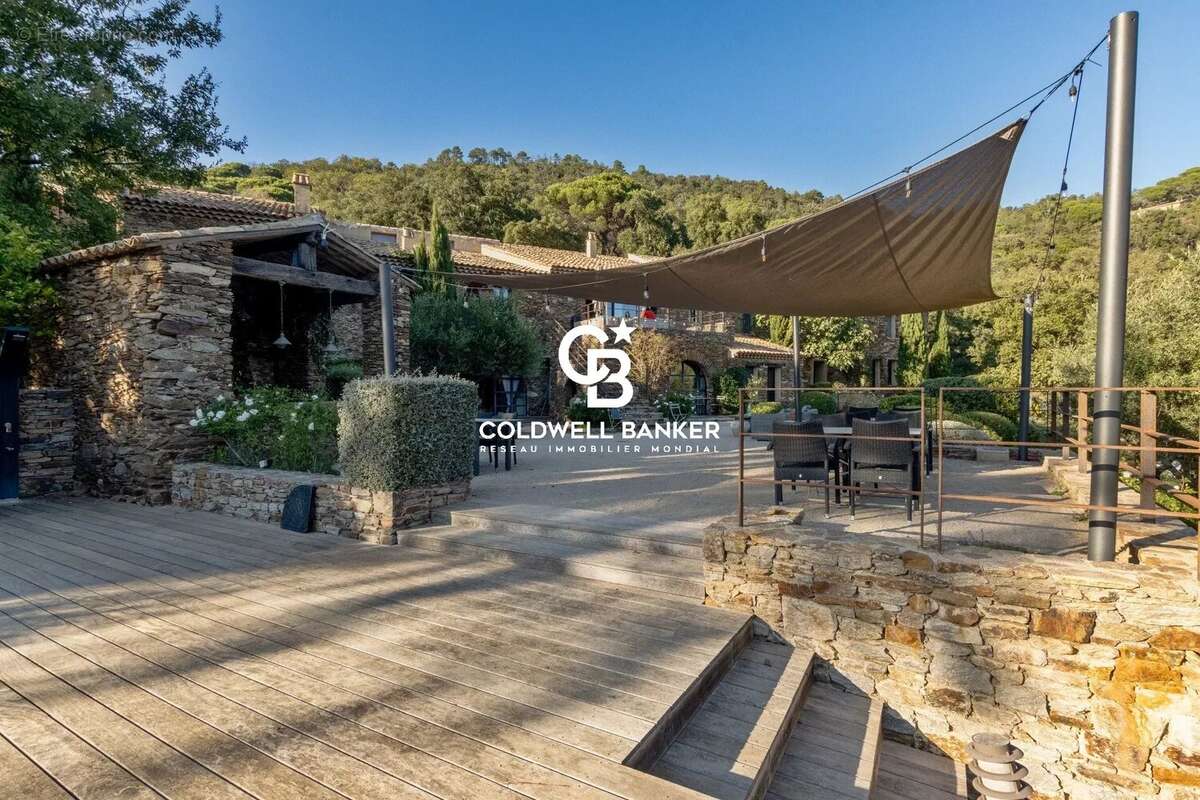 Maison à LA GARDE-FREINET