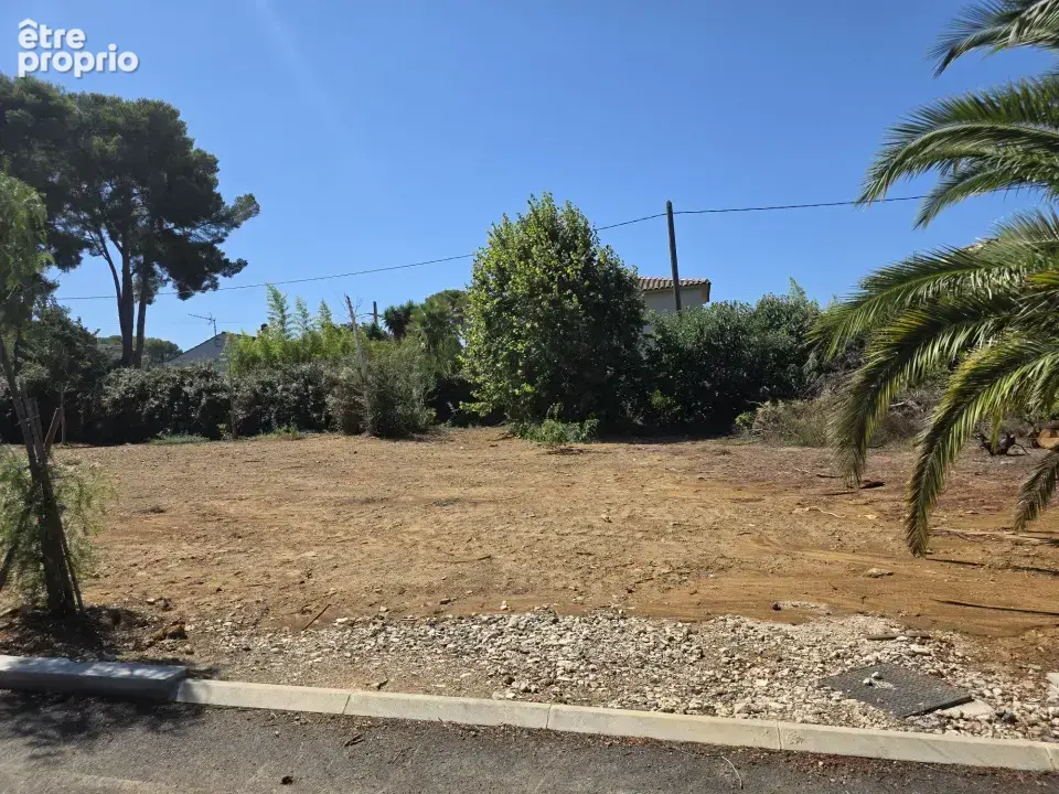 Terrain 441 m² à Six-Fours-Les-Plages  - photo 11