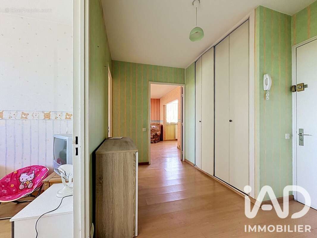 Photo 9