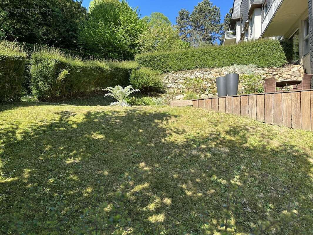 Appartement à MONT-SAINT-AIGNAN