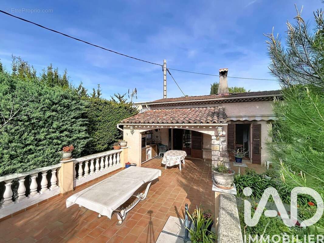 Photo 2 - Maison à LE CANNET
