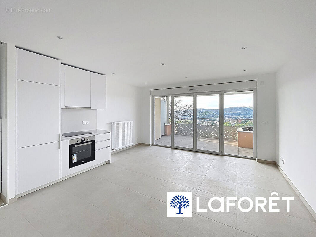 Appartement à CAGNES-SUR-MER