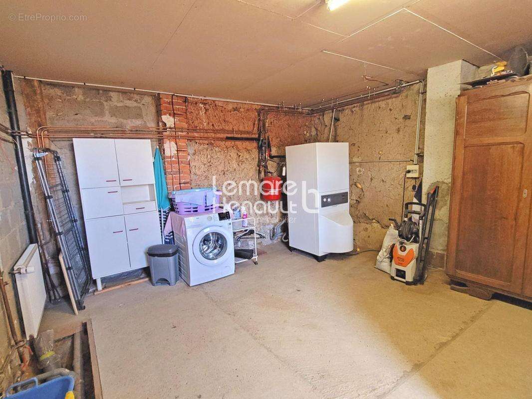 Maison à TREMBLAY-LES-VILLAGES