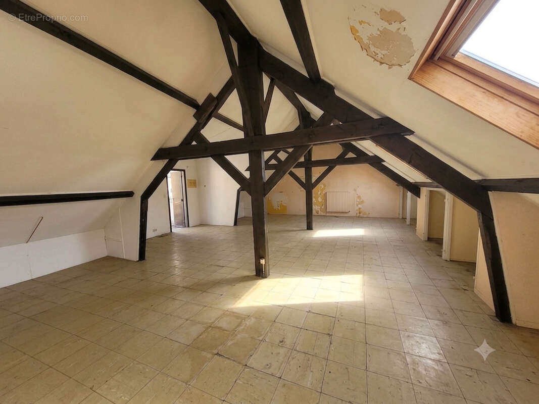 Sublime potentiel de rénovation pour cette maison de village mitoyenne - photo 18