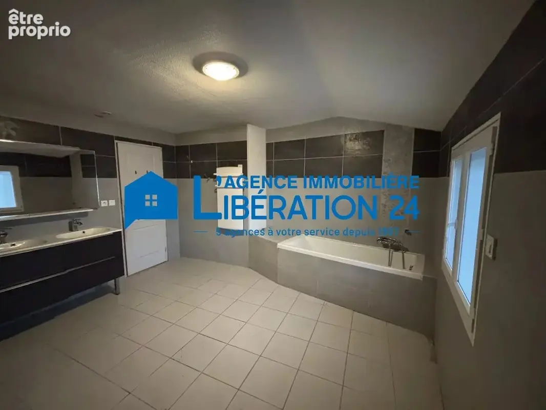 Maison  170 m² à Craintilleux avec piscine - photo 6