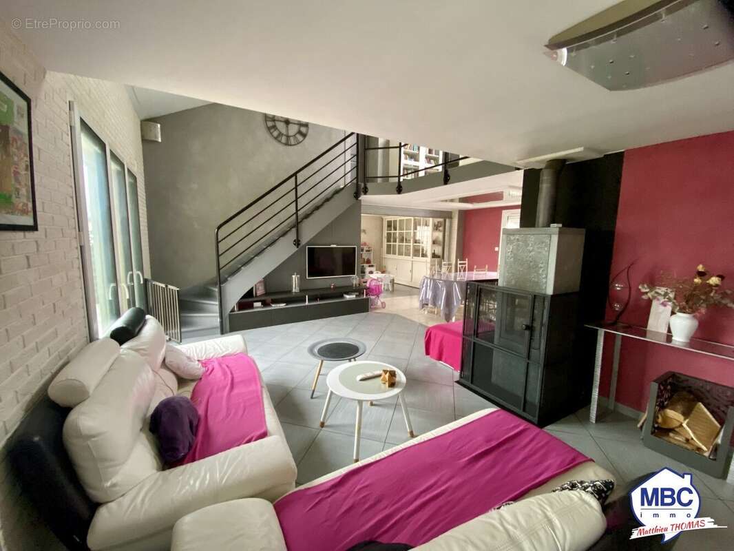 Maison à MONTREVAULT