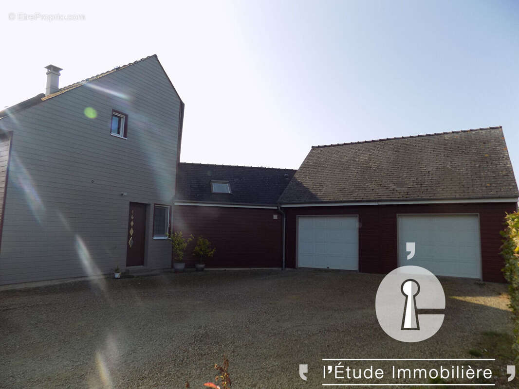 Maison à SAINT-CHARLES-LA-FORET