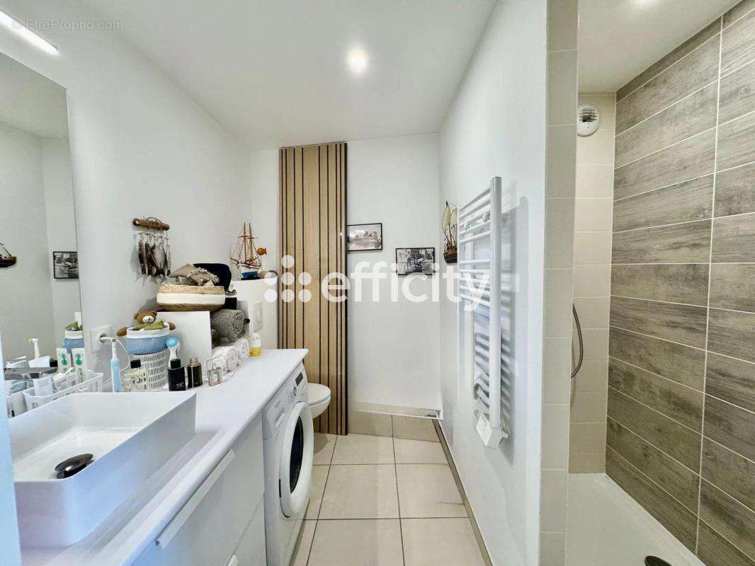 Appartement à MAUGUIO