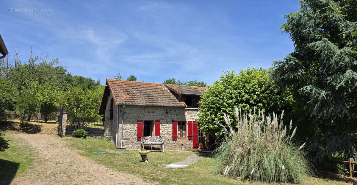 Maison à CHATELUS