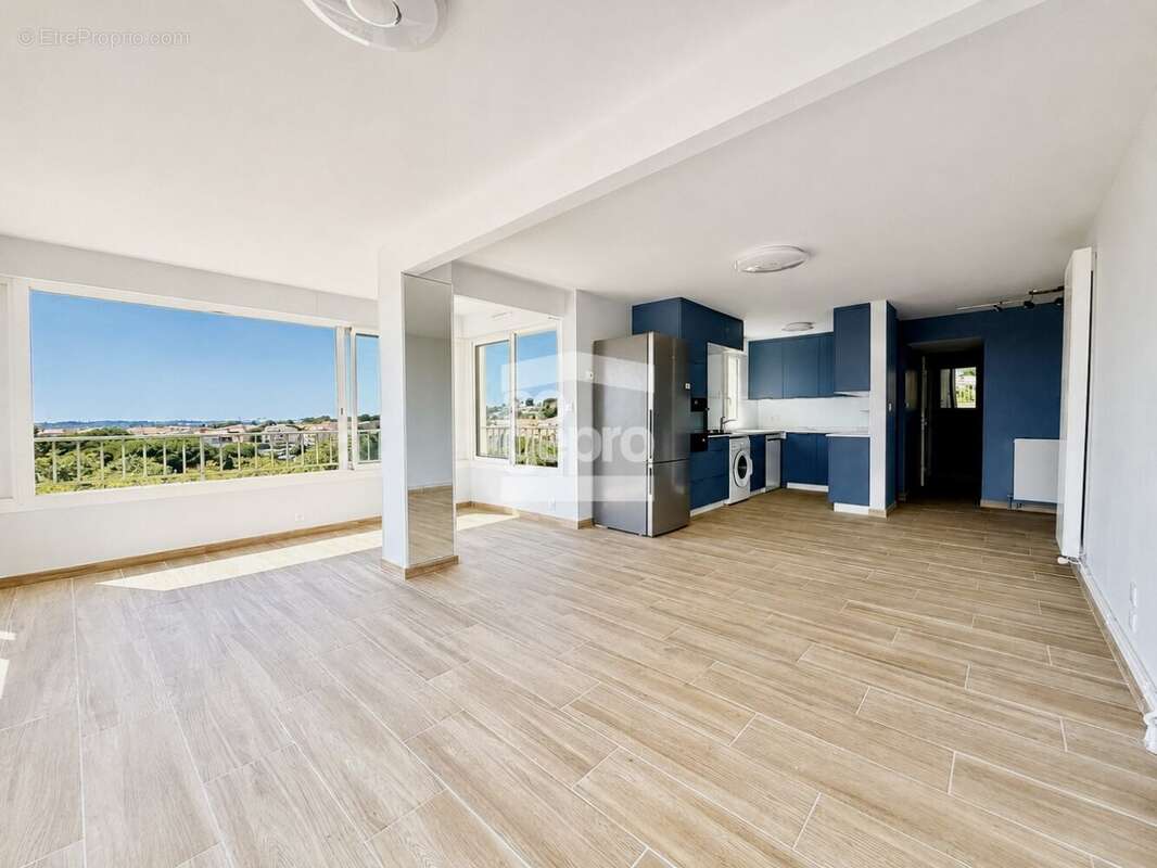 Réf : 2222 - Vente Magnifique Appartement 3 Pièces avec vue mer ! - photo 3