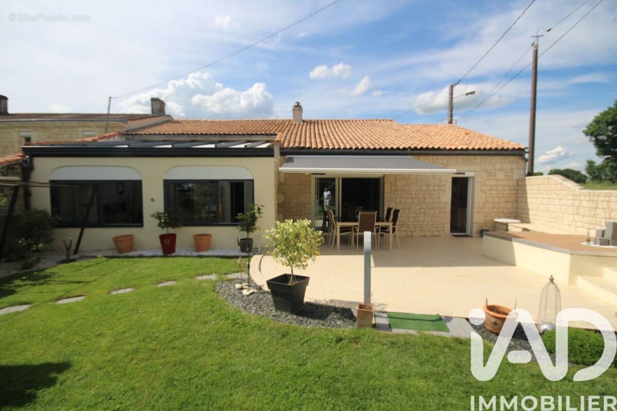 Photo 1 - Maison à SAINT-HIPPOLYTE