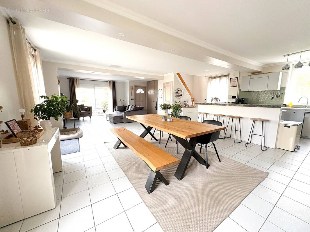 Maison à PONTAULT-COMBAULT