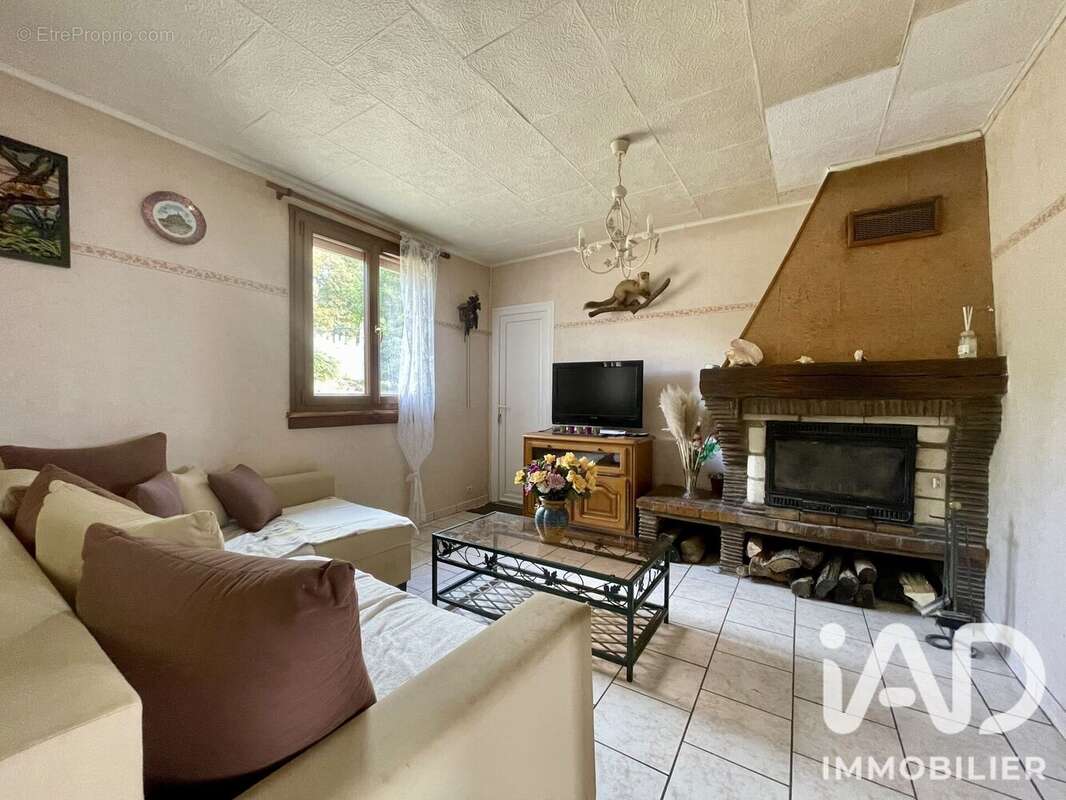 Maison 90 m² à Landelles  - photo 3
