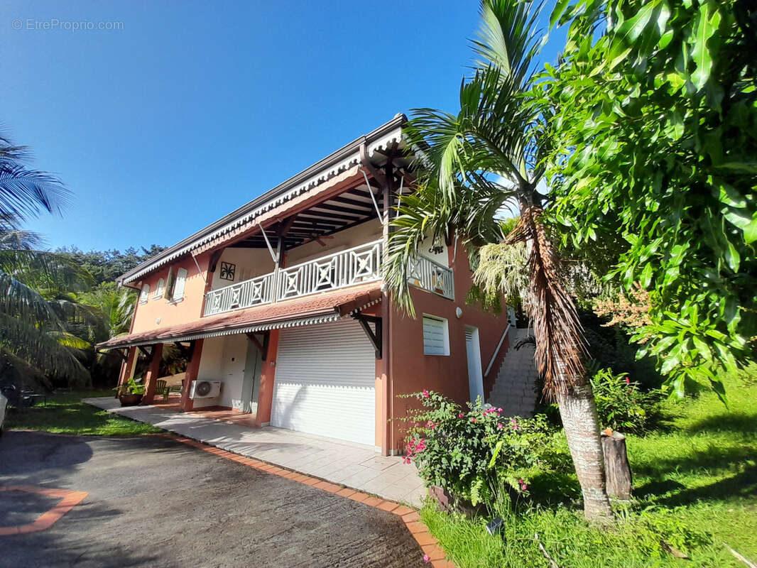 Maison à LES TROIS-ILETS