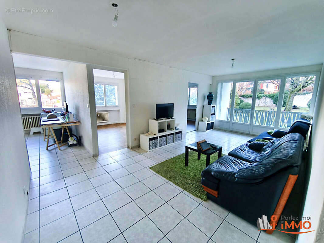 Appartement à SAINT-ETIENNE