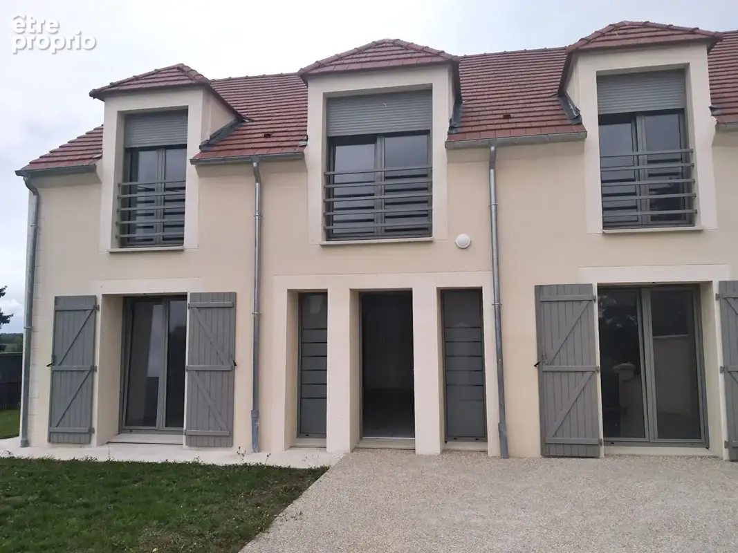 Maison à LONGNES
