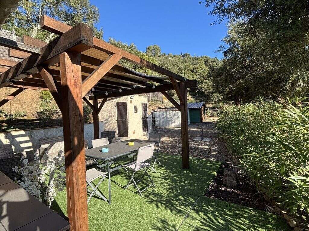 Maison à LE MUY