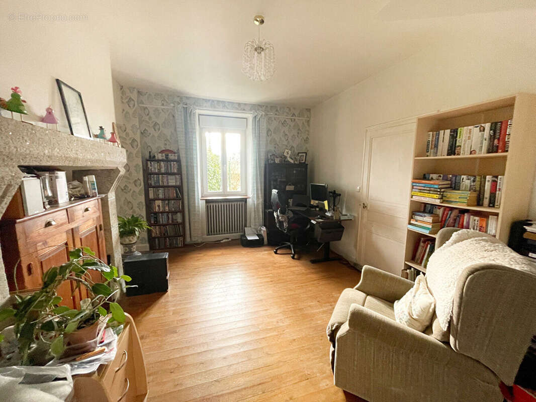 Maison à CARHAIX-PLOUGUER