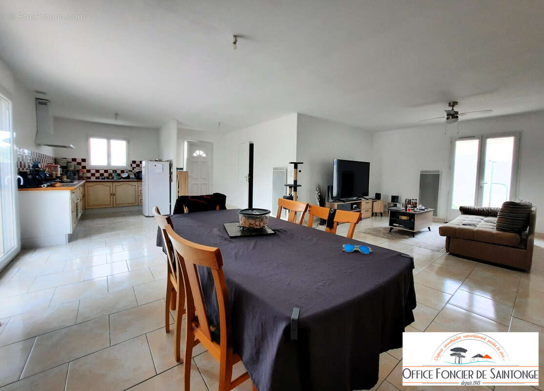 Maison à SAINTE-GEMME