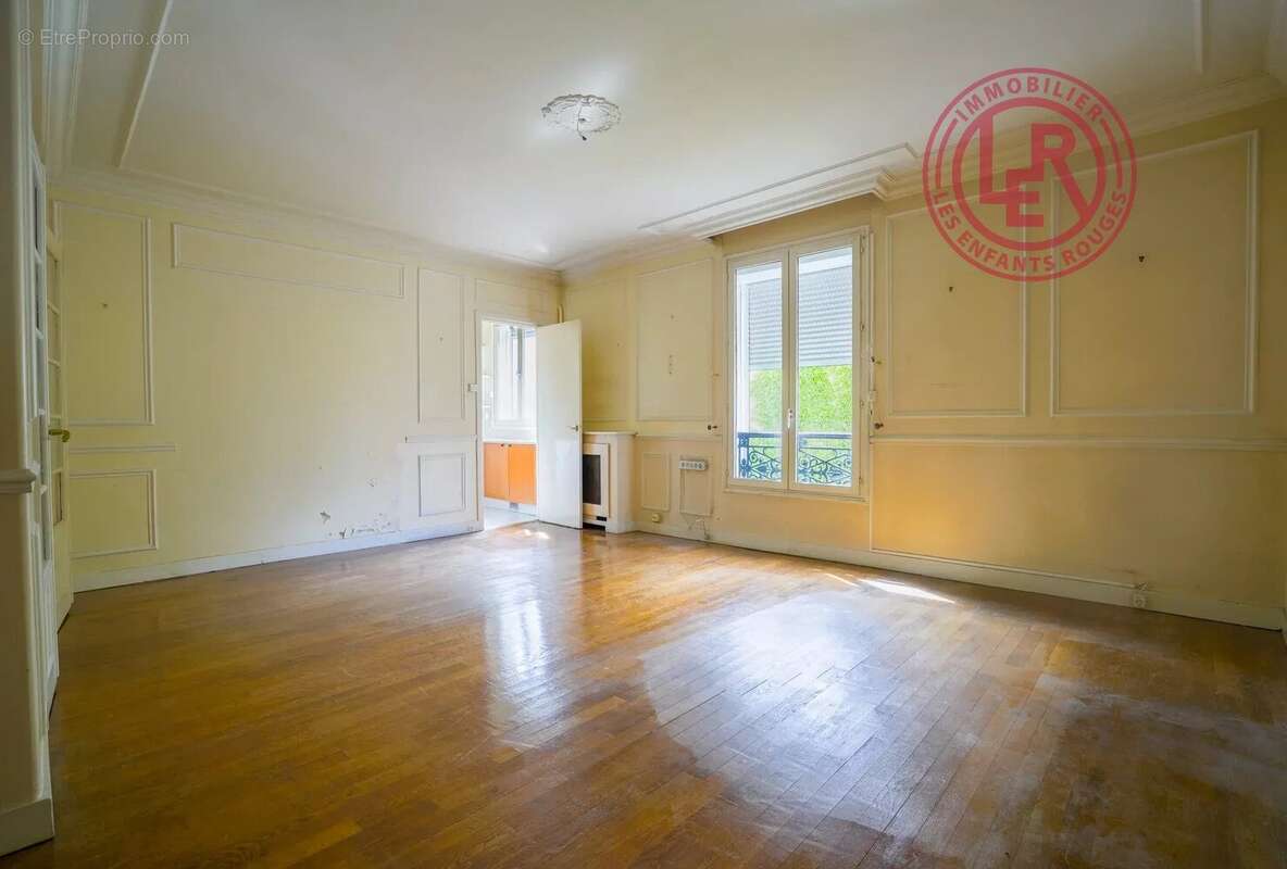 Appartement à PARIS-10E