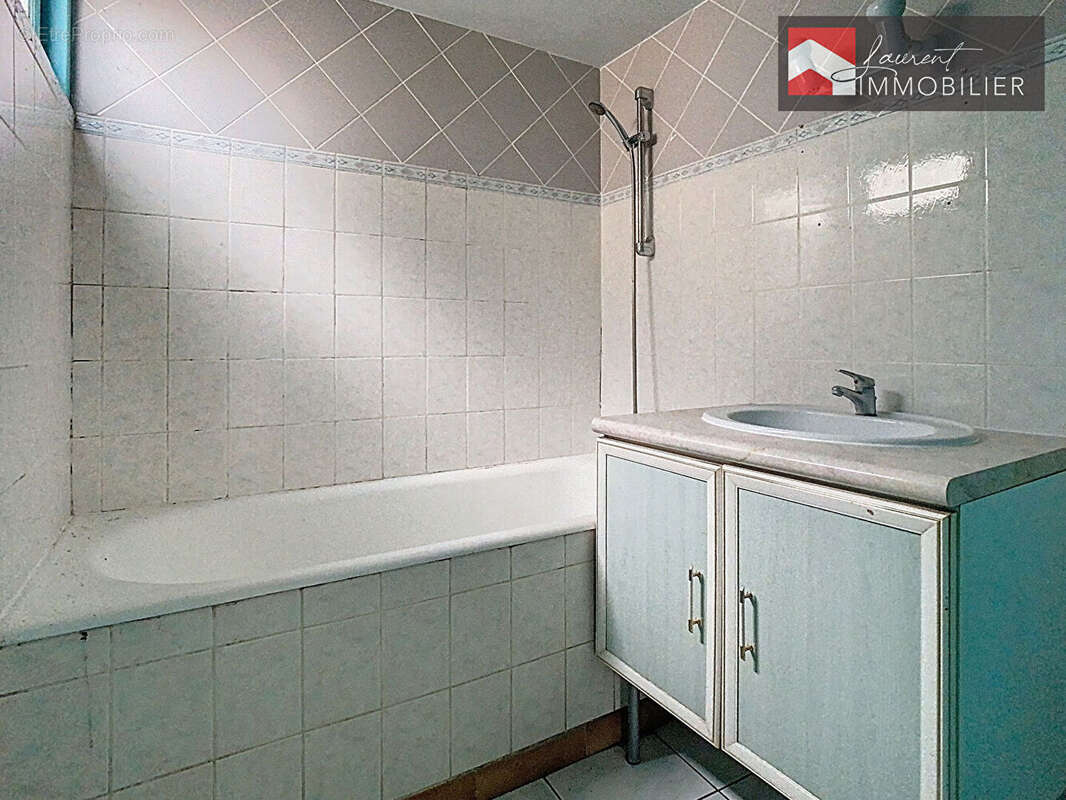 Maison à PONT-DE-VAUX