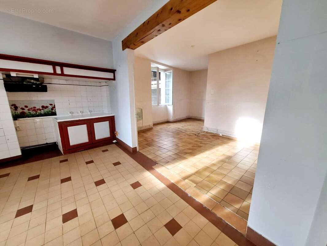 1000035205 - Maison à ARNE