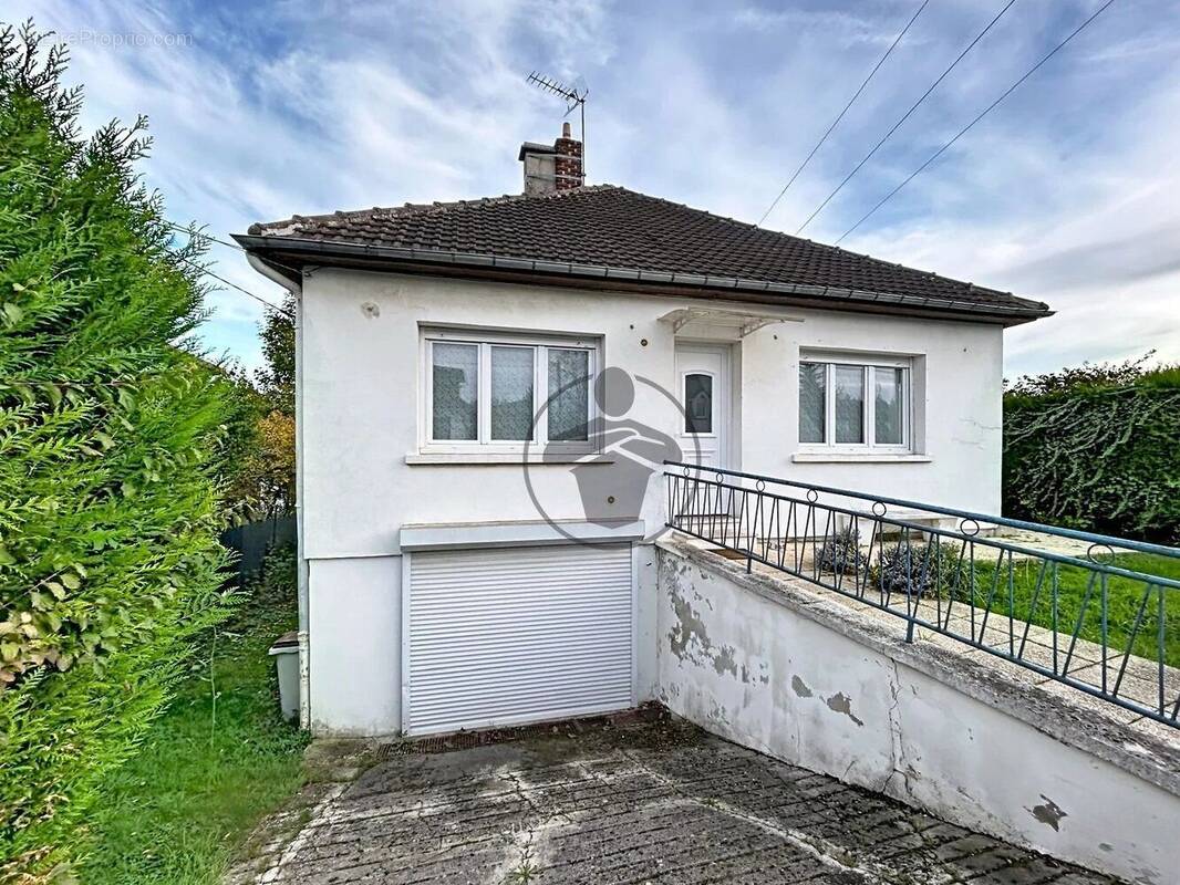 Maison à SAINT-QUENTIN