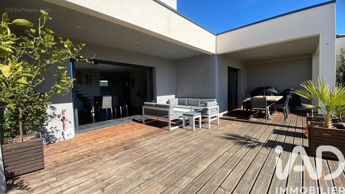 Photo 1 - Maison à MONTELIMAR