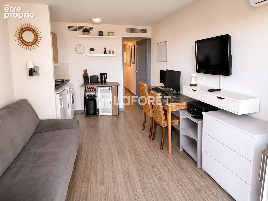 Cannes La Bocca :  appartement 2 pièces 27 m2 avec Terrasse et Parking - photo 5