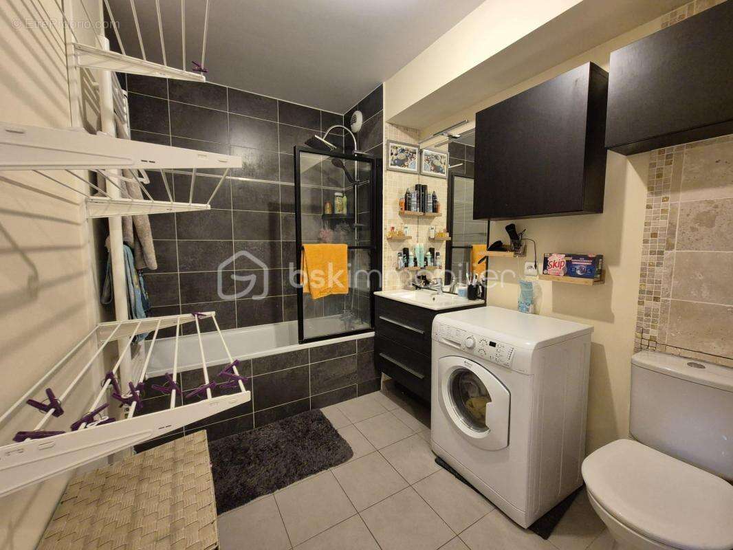 Appartement à COURCOURONNES