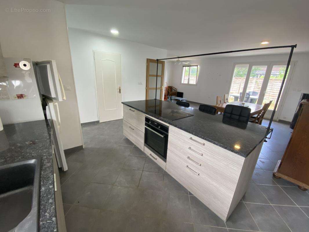 Au calme à Longvic, Maison de 90 m2 rénovée et élevée sur sous-sol - photo 9