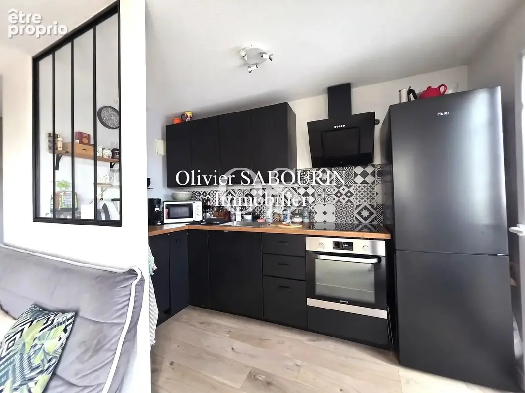 T3 Dernier étage avec terrasse et vue dégagée – Résidence avec piscine - photo 3