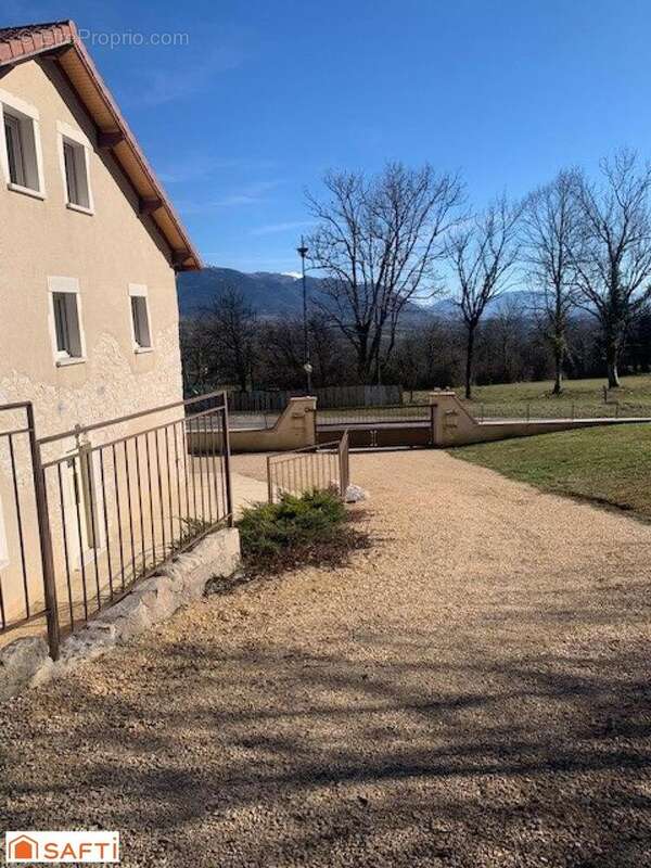 Photo 2 - Appartement à LOMPNIEU