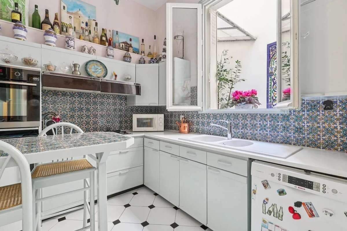 Appartement à PARIS-17E