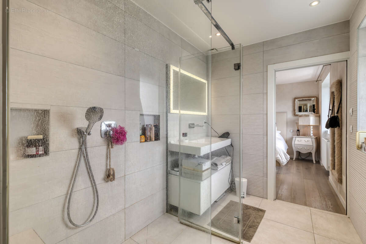 Maison à JACOB-BELLECOMBETTE