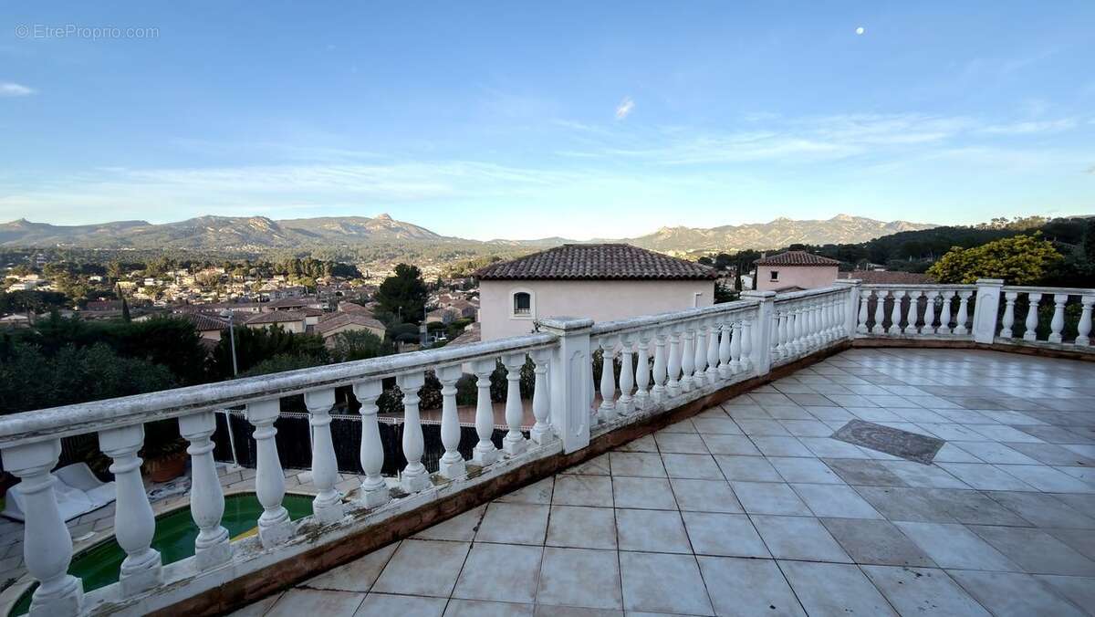 maison double habitation , jardin , calme , type 3 et type 4  - Maison à LA PENNE-SUR-HUVEAUNE