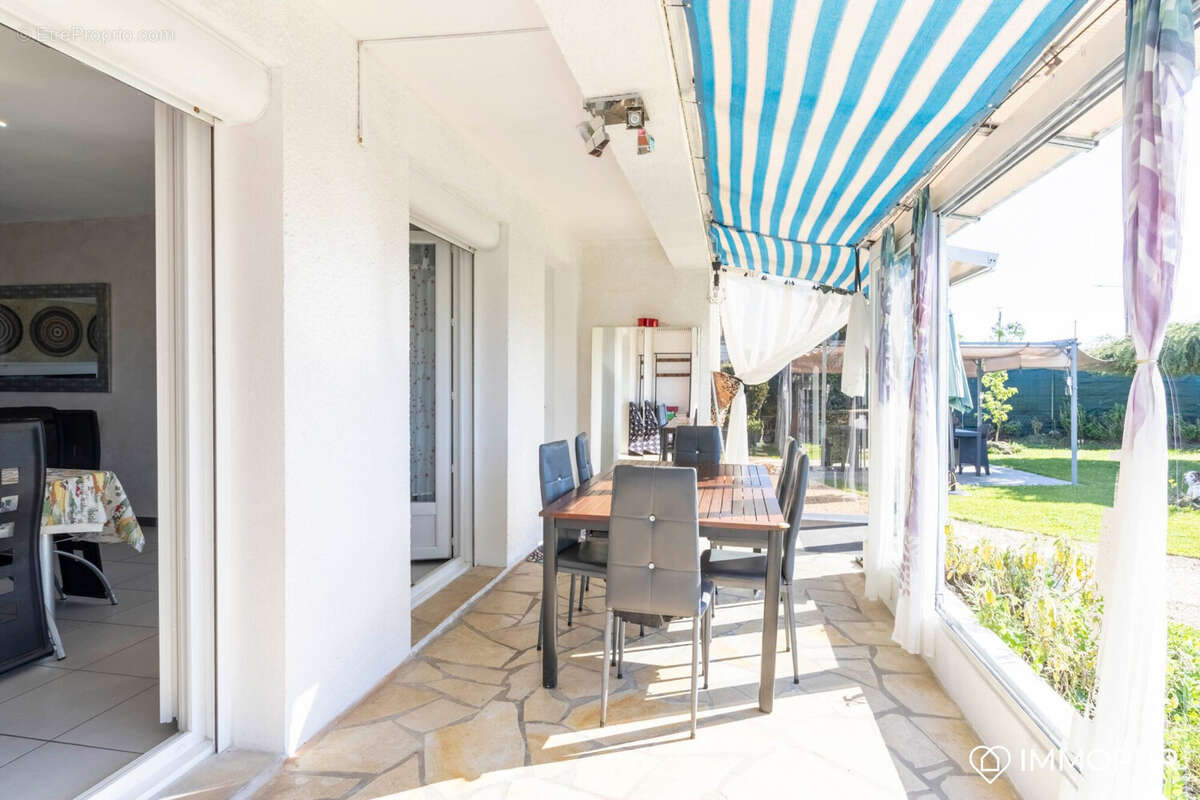 Maison à PINEUILH