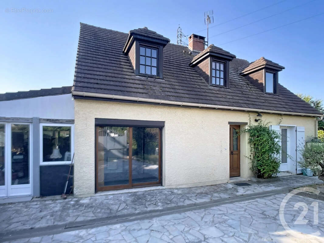 Maison 6 pièces 137 m² à vendre à Trie-La-Ville (60590) - photo 4