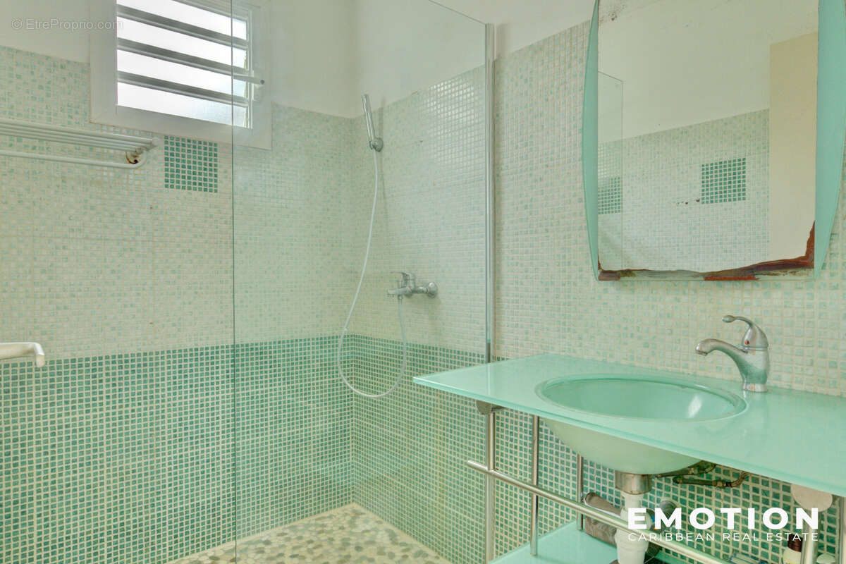 Maison à BAIE-MAHAULT